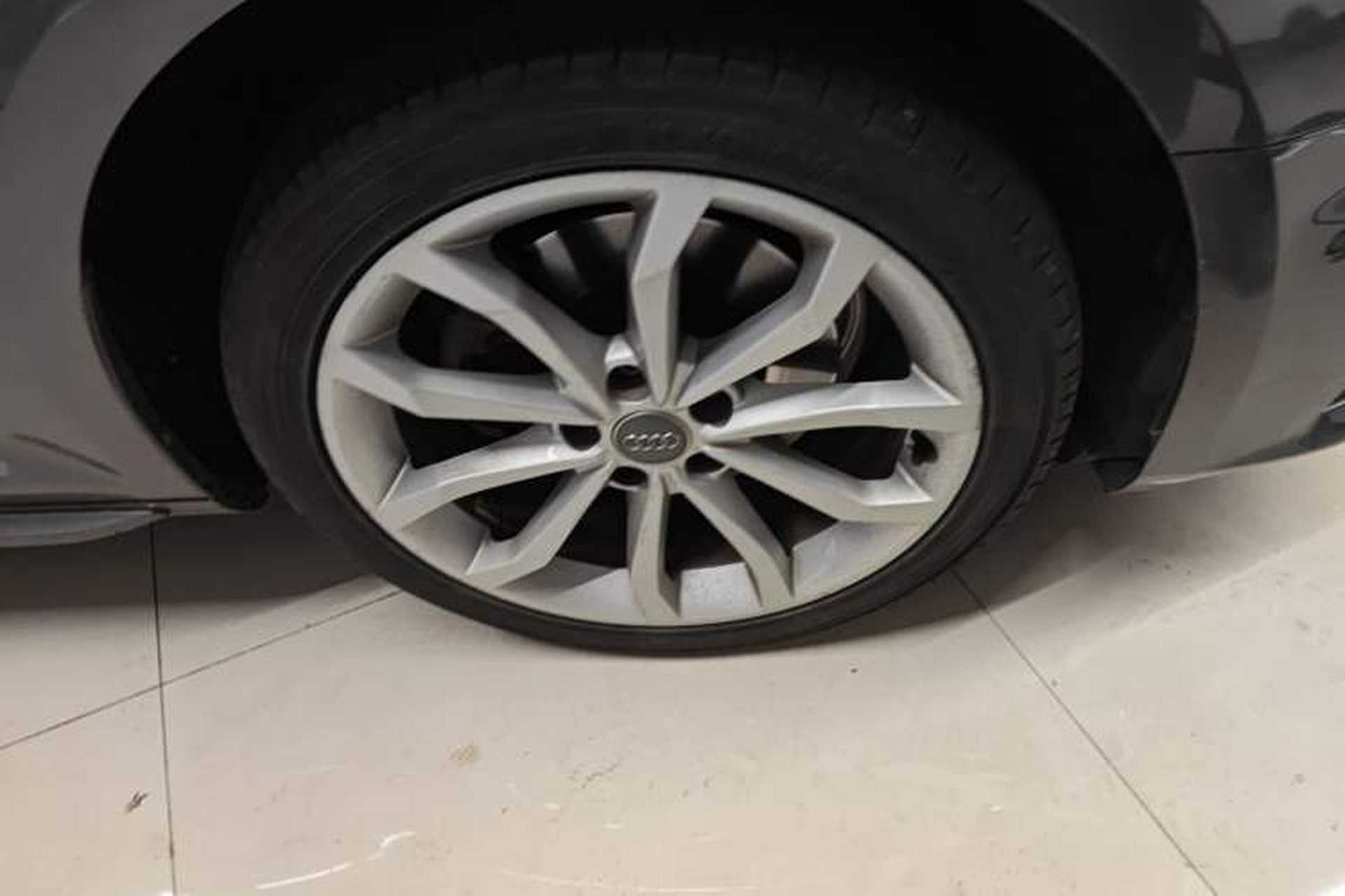 Used Audi A4L 2019 40 TFSI Fashion Edition China VI Emission Standard Exterior 7