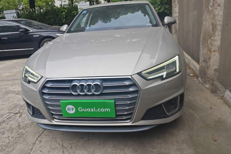 Used Audi A4L 2019 40 TFSI Fashion Edition China VI Emission Standard Front