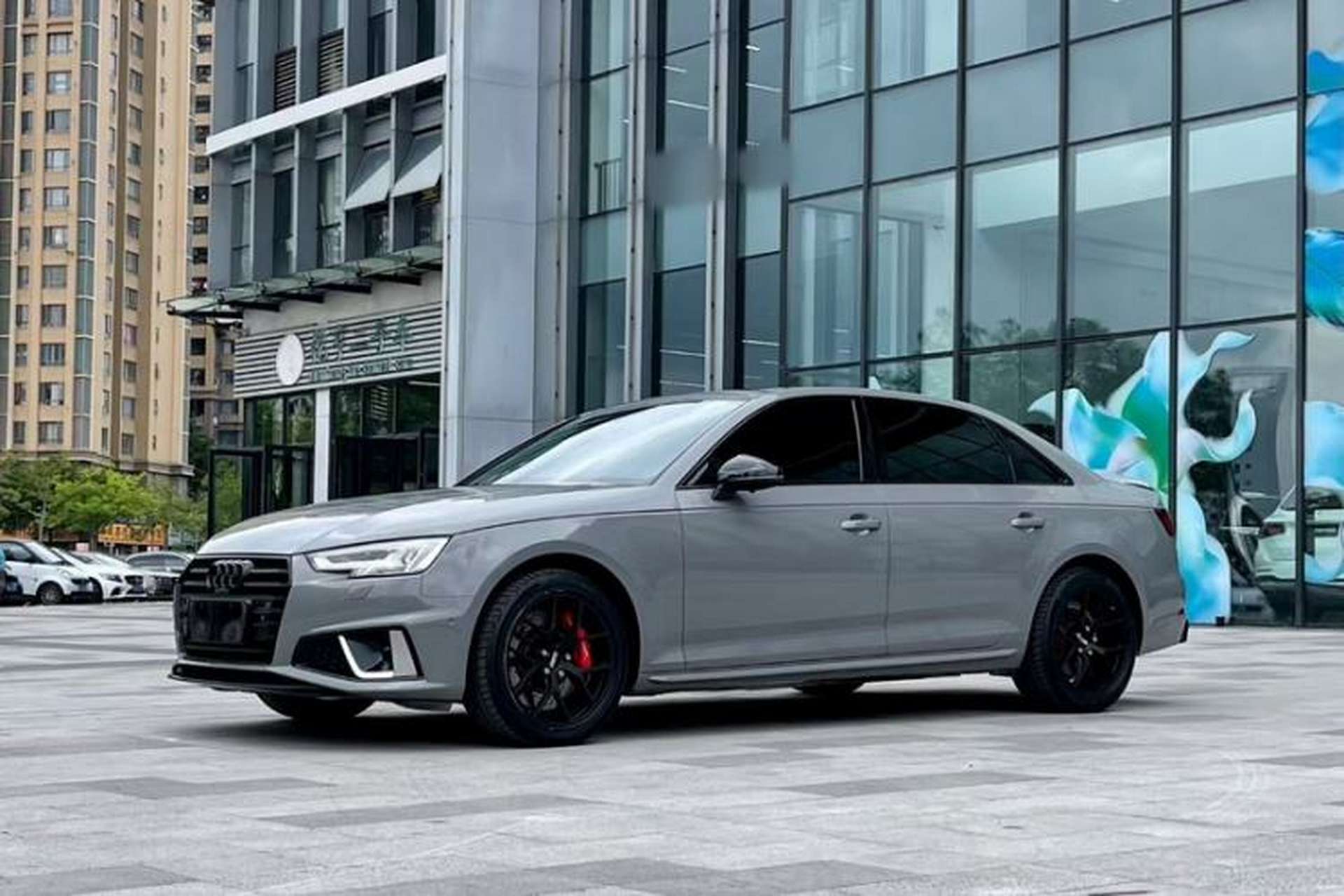 Used Audi A4L 2019 40 TFSI Fashion Edition China VI Emission Standard Front Left 45 Deg