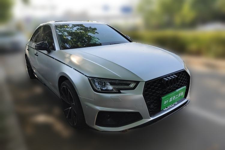 Used Audi A4L 2019 40 TFSI Fashion Edition China VI Emission Standard Front Right 45 Deg