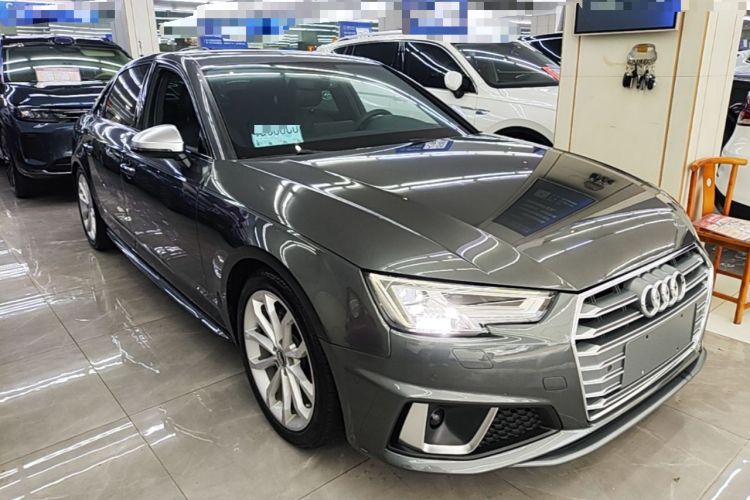 Used Audi A4L 2019 40 TFSI Fashion Edition China VI Emission Standard Front Right 45 Deg