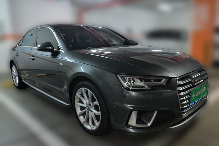 Used Audi A4L 2019 40 TFSI Fashion Edition China VI Emission Standard Front Right 45 Deg