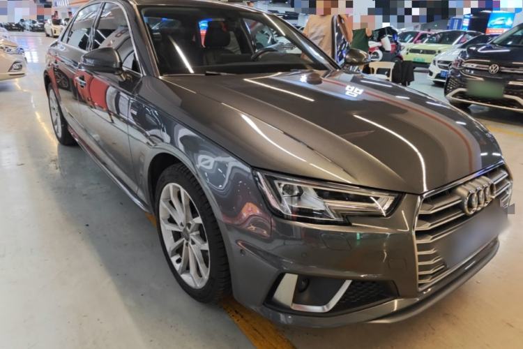 Used Audi A4L 2019 40 TFSI Fashion Edition China VI Emission Standard Front Right 45 Deg