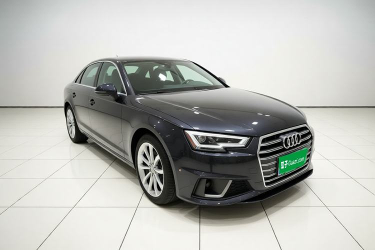 Used Audi A4L 2019 40 TFSI Fashion Edition China VI Emission Standard Front Right 45 Deg