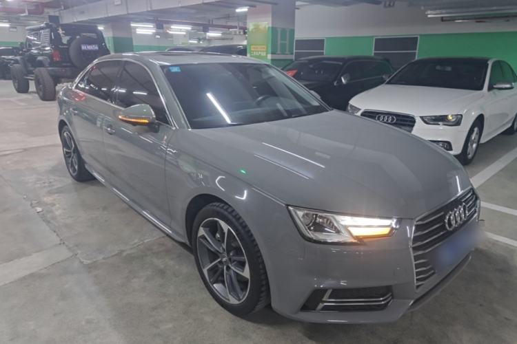 Used Audi A4L 2019 40 TFSI Ambition China VI Front Right 45 Deg