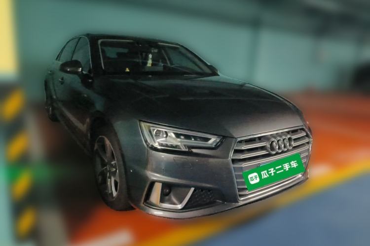 Used Audi A4L 2019 40 TFSI Fashion Edition China VI Emission Standard Front Right 45 Deg