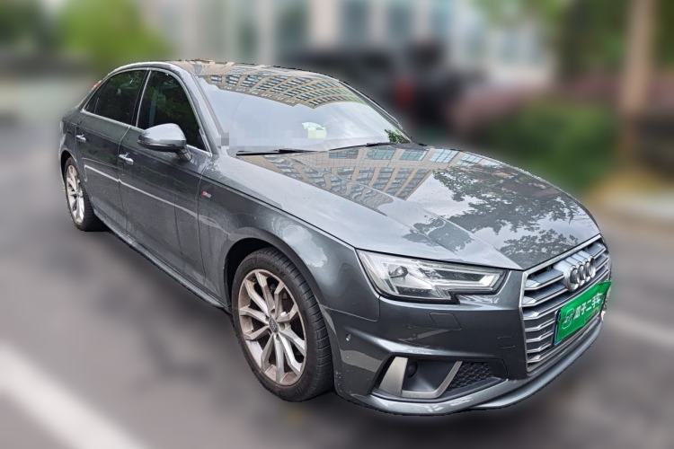 Used Audi A4L 2019 40 TFSI Fashion Edition China VI Emission Standard Front Right 45 Deg