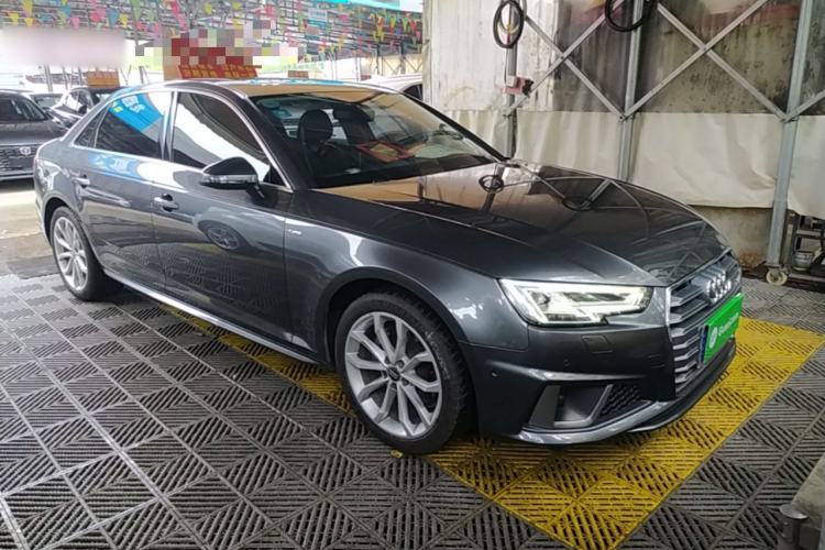 Used Audi A4L 2019 40 TFSI Fashion Edition China VI Emission Standard Front Right 45 Deg