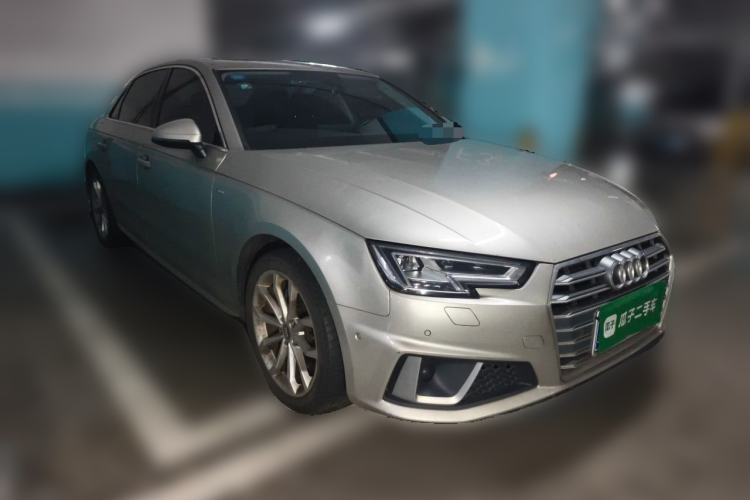 Used Audi A4L 2019 40 TFSI Fashion Edition China VI Emission Standard Front Right 45 Deg