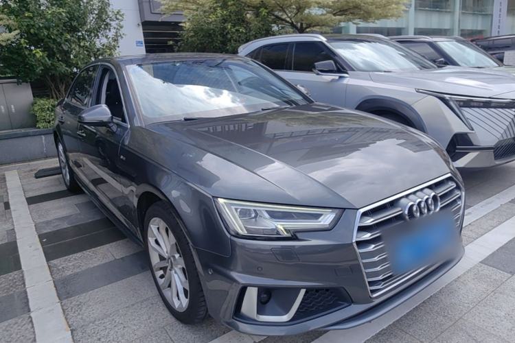 Used Audi A4L 2019 40 TFSI Fashion Edition China VI Emission Standard Front Right 45 Deg