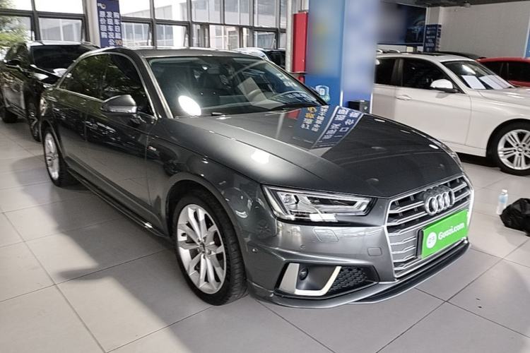 Used Audi A4L 2019 40 TFSI Fashion Edition China VI Emission Standard Front Right 45 Deg