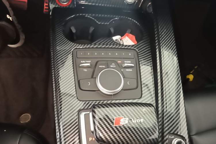 Used Audi A4L 2019 40 TFSI Ambition China VI Gear Lever
