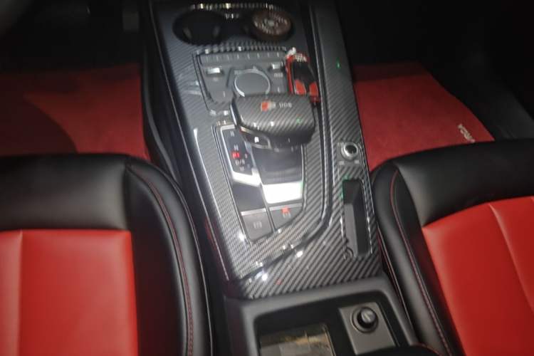 Used Audi A4L 2019 40 TFSI Ambition China VI Gear Lever