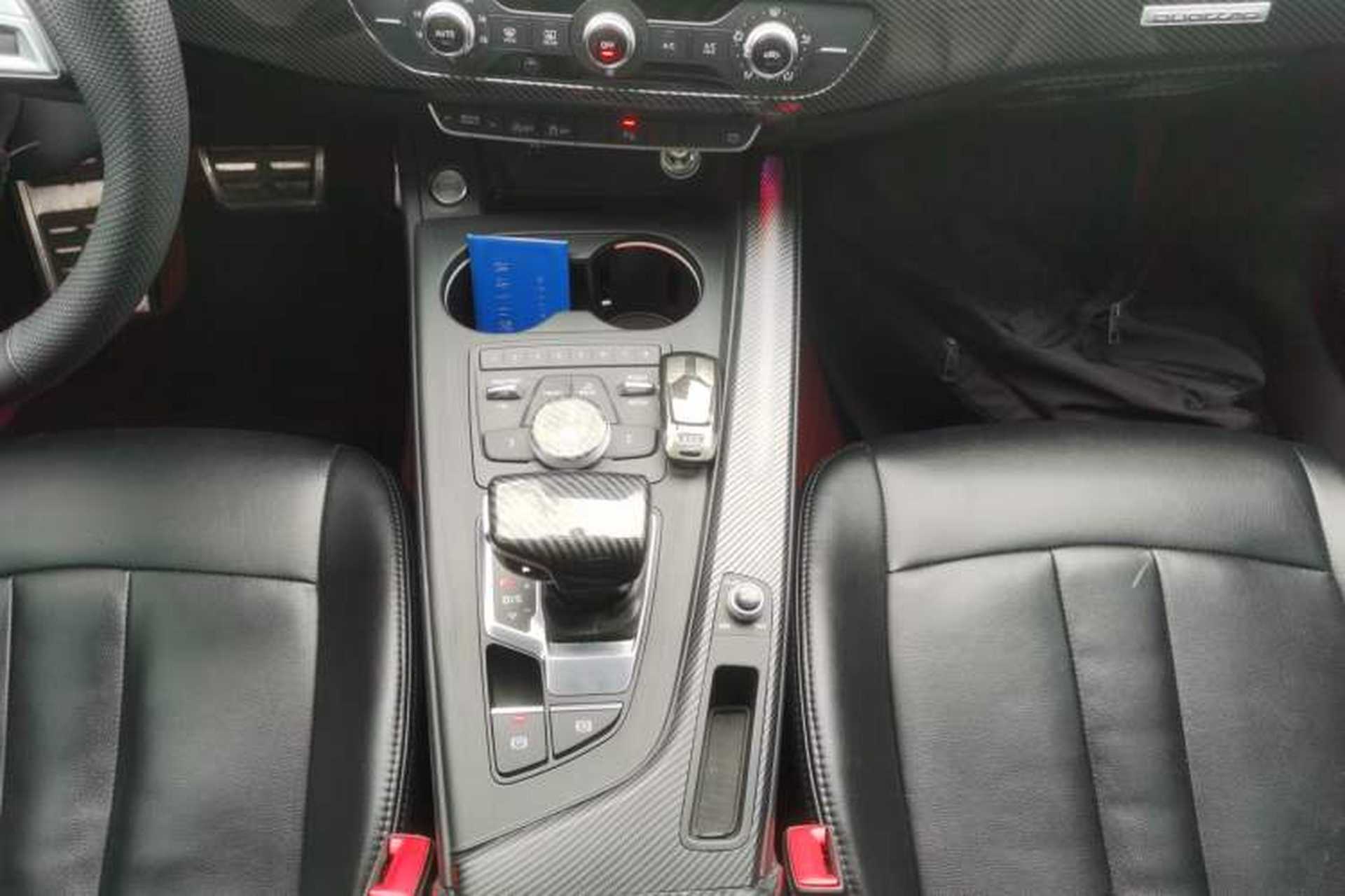 Used Audi A4L 2019 40 TFSI Ambition China VI Gear Lever