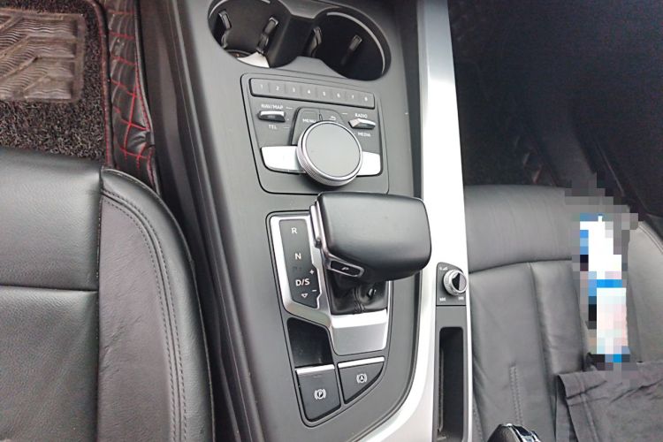 Used Audi A4L 2019 40 TFSI Fashion Version China V Gear Lever