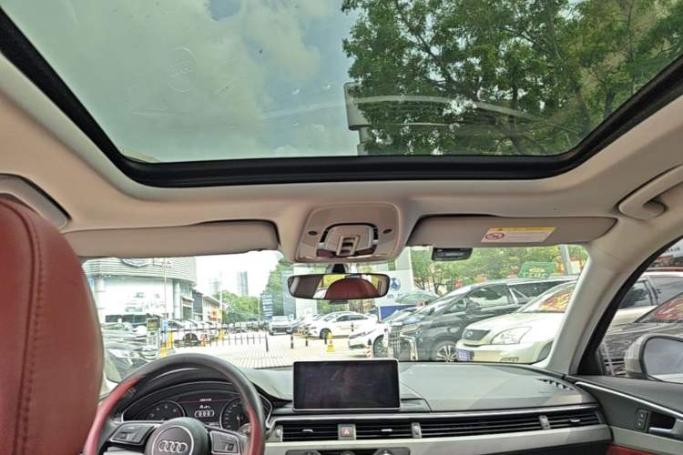Used Audi A4L 2019 40 TFSI Ambition China VI Headliner