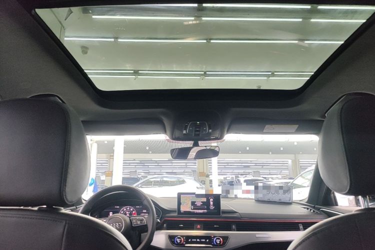 Used Audi A4L 2019 40 TFSI Fashion Edition China VI Emission Standard Headliner