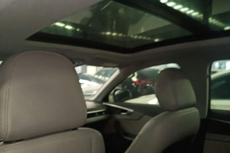 Used Audi A4L 2019 40 TFSI Ambition Version China V Headliner