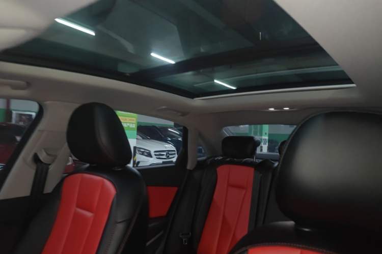Used Audi A4L 2019 40 TFSI Ambition China VI Headliner