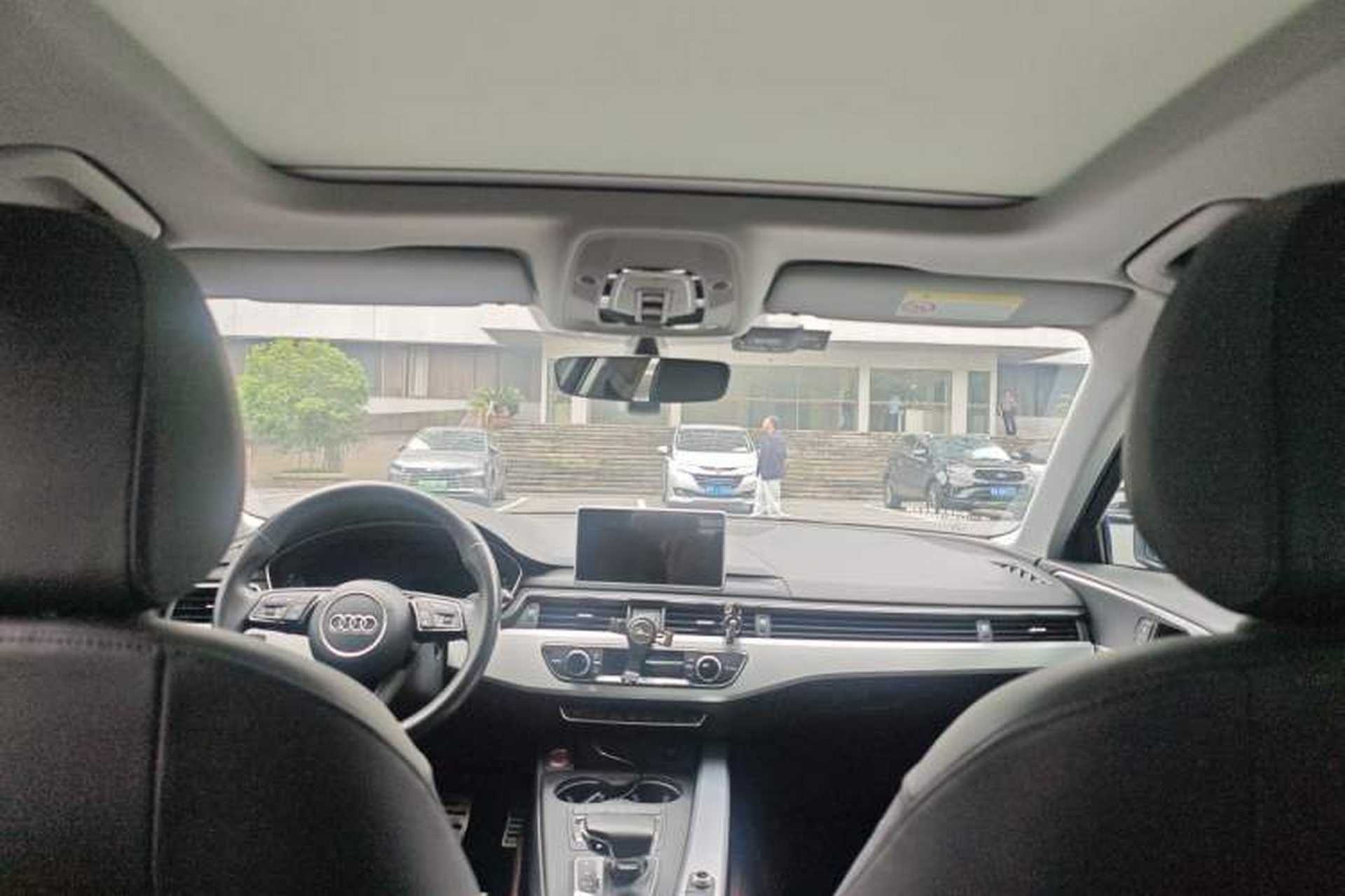 Used Audi A4L 2019 40 TFSI Fashion Edition China VI Emission Standard Headliner