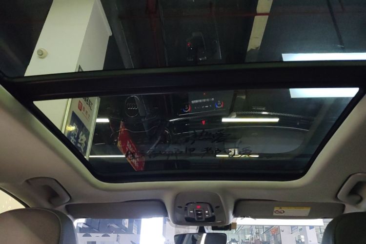 Used Audi A4L 2019 40 TFSI Fashion Edition China VI Emission Standard Headliner