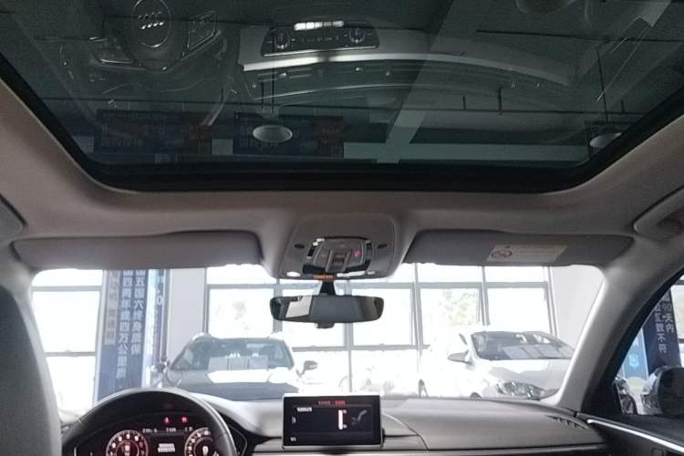 Used Audi A4L 2019 40 TFSI Fashion Edition China VI Emission Standard Headliner