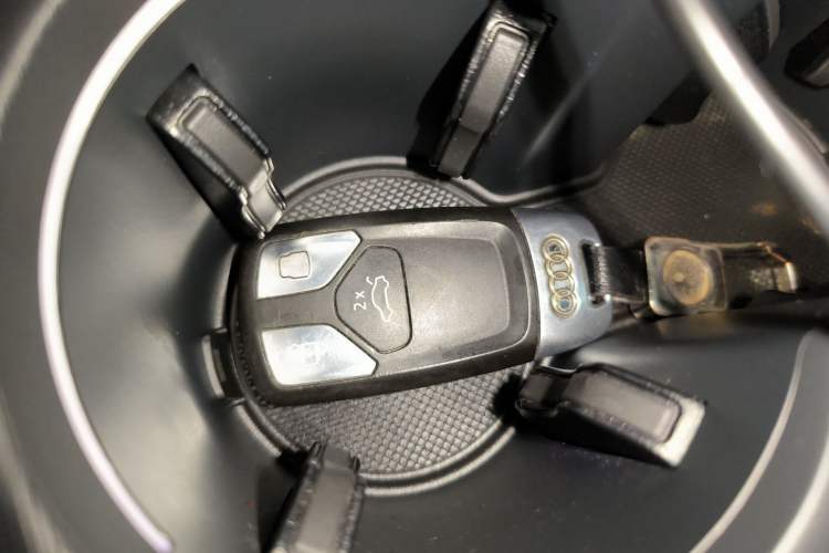 Used Audi A4L 2019 40 TFSI Fashion Edition China VI Emission Standard Interior 1