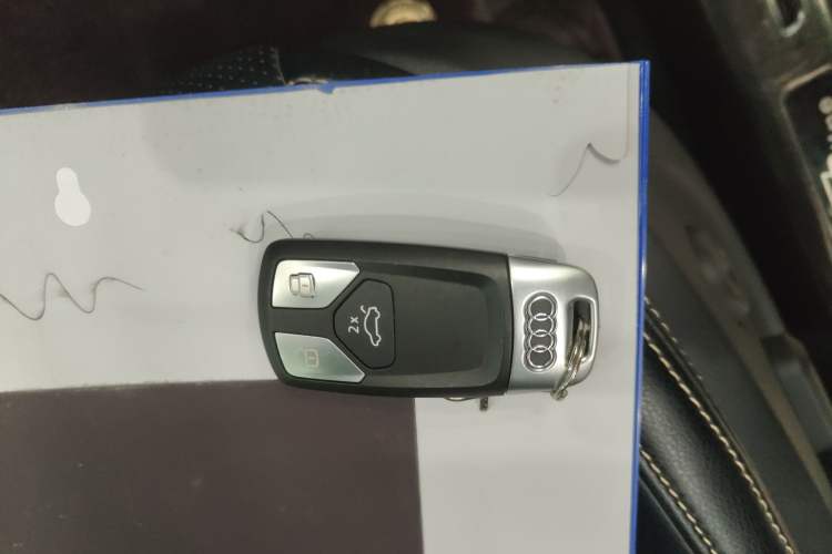 Used Audi A4L 2019 40 TFSI Ambition China VI Interior 1