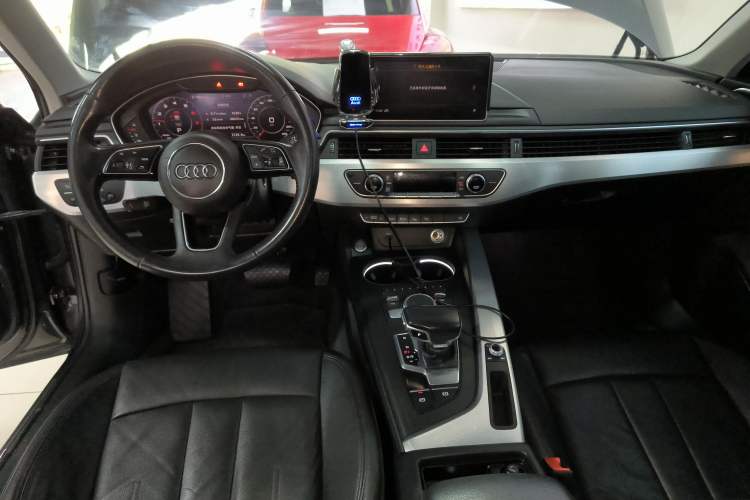 Used Audi A4L 2019 40 TFSI Fashion Edition China VI Emission Standard Interior 2