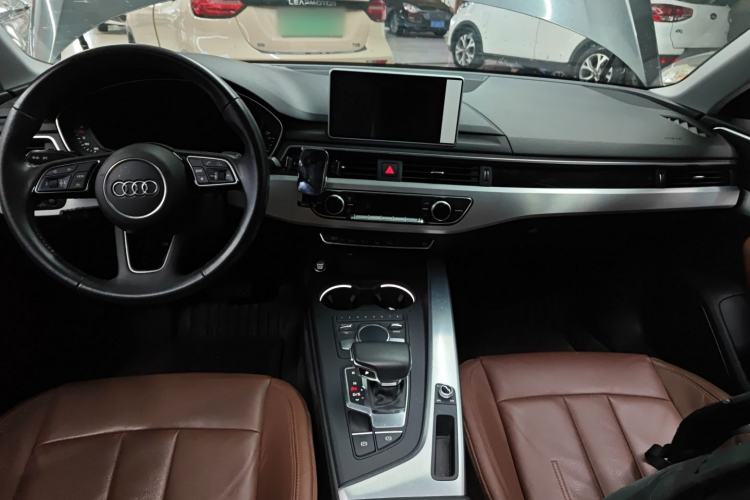 Used Audi A4L 2019 40 TFSI Fashion Edition China VI Emission Standard Interior 2