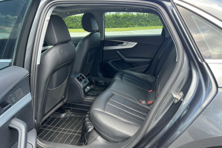 Used Audi A4L 2019 40 TFSI Fashion Edition China VI Emission Standard Interior 3