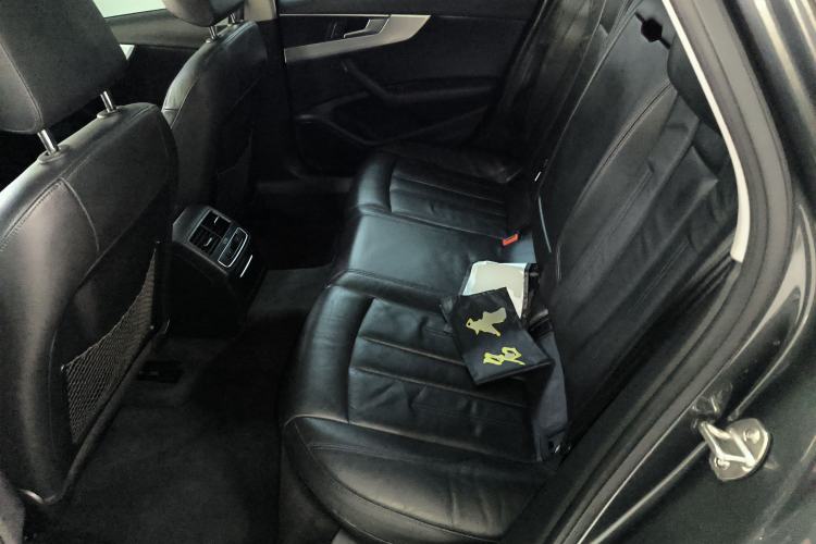 Used Audi A4L 2019 40 TFSI Fashion Edition China VI Emission Standard Interior 4