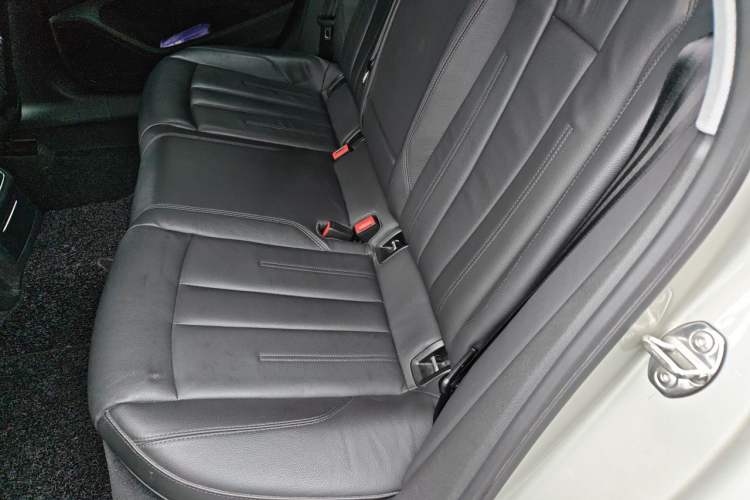 Used Audi A4L 2019 40 TFSI Fashion Edition China VI Emission Standard Interior 4