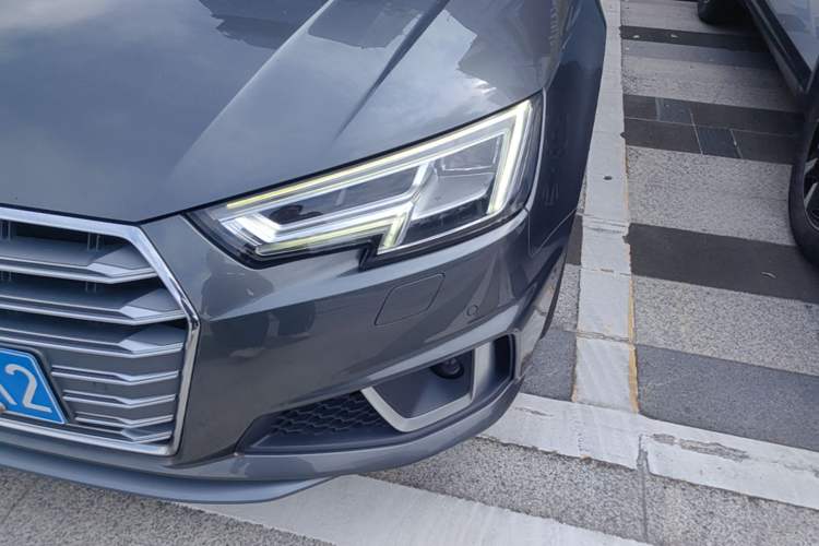 Used Audi A4L 2019 40 TFSI Fashion Edition China VI Emission Standard Left Front Headlight