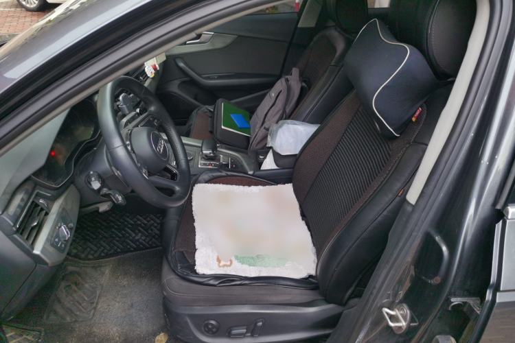 Used Audi A4L 2019 40 TFSI Ambition China VI Left Front Seat