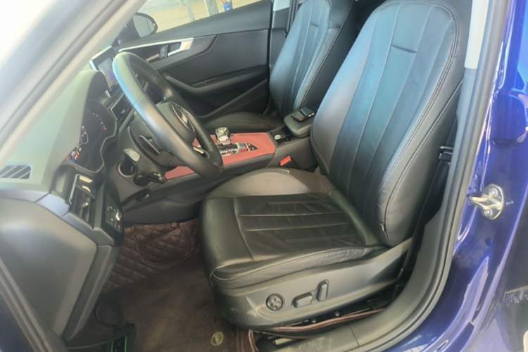 Used Audi A4L 2019 40 TFSI Fashion Edition China VI Emission Standard Left Front Seat