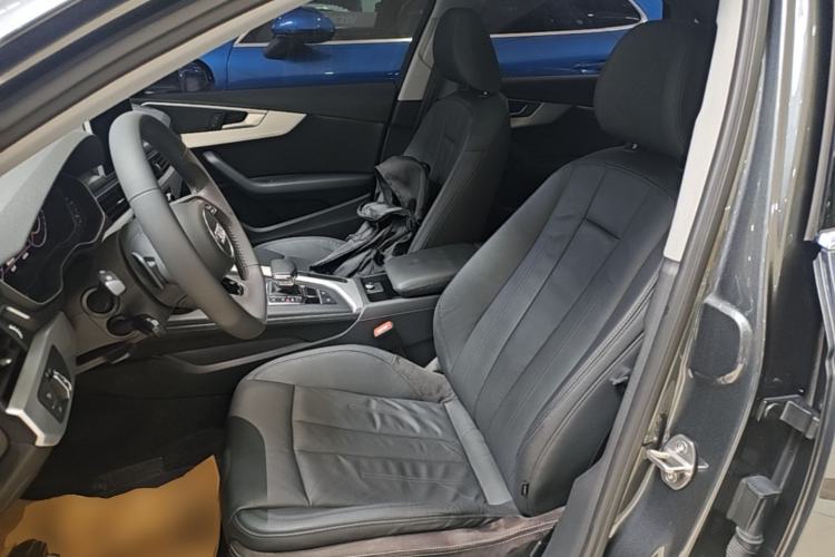 Used Audi A4L 2019 40 TFSI Fashion Edition China VI Emission Standard Left Front Seat