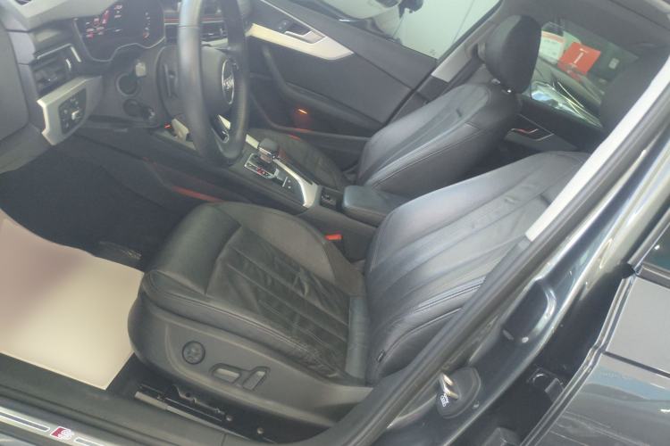 Used Audi A4L 2019 40 TFSI Fashion Edition China VI Emission Standard Left Front Seat