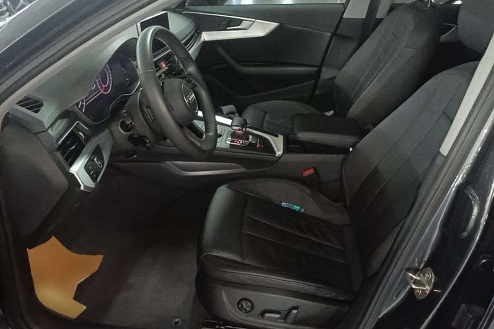 Used Audi A4L 2019 40 TFSI Fashion Edition China VI Emission Standard Left Front Seat
