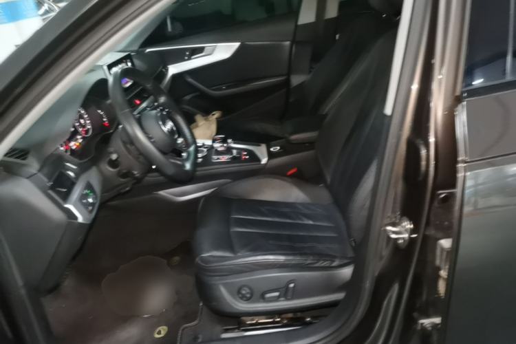 Used Audi A4L 2019 40 TFSI Fashion Edition China VI Emission Standard Left Front Seat