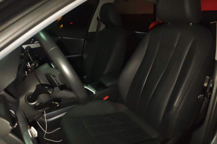 Used Audi A4L 2019 40 TFSI Fashion Edition China VI Emission Standard Left Front Seat