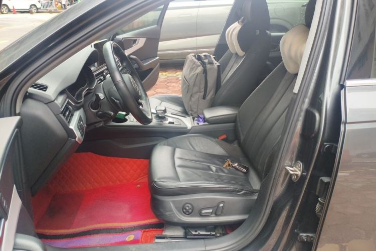 Used Audi A4L 2019 40 TFSI Fashion Edition China VI Emission Standard Left Front Seat