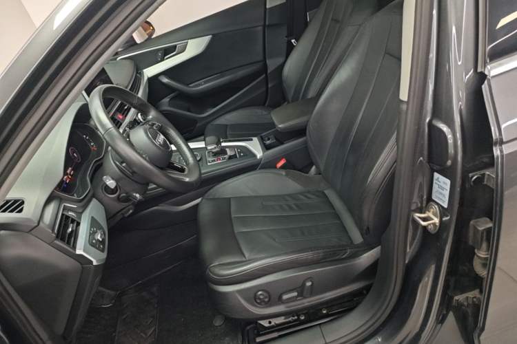 Used Audi A4L 2019 40 TFSI Fashion Edition China VI Emission Standard Left Front Seat