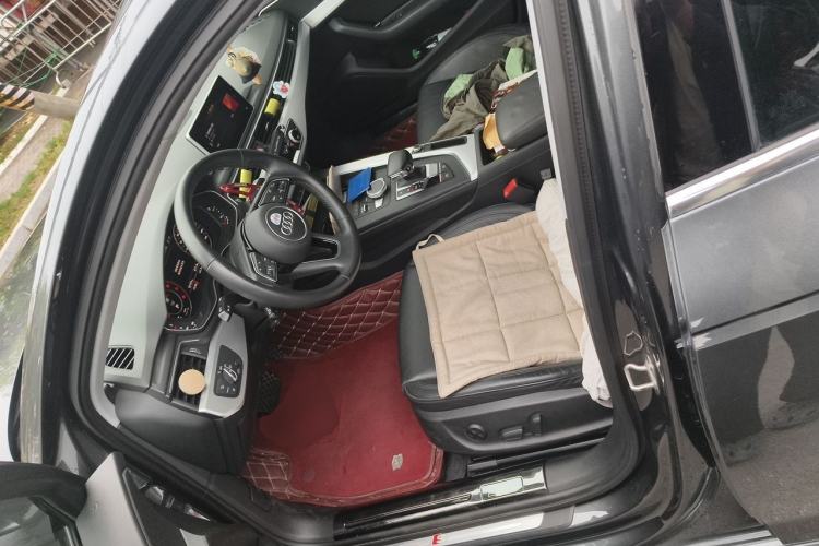 Used Audi A4L 2019 40 TFSI Fashion Edition China VI Emission Standard Left Front Seat