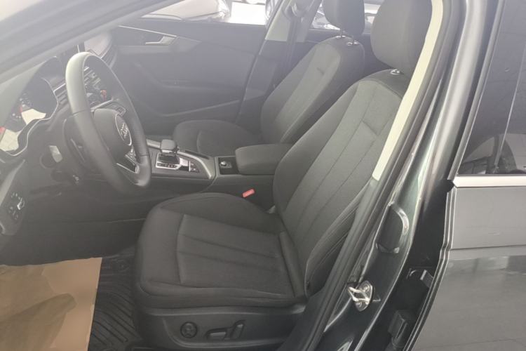 Used Audi A4L 2019 40 TFSI Ambition China VI Left Front Seat