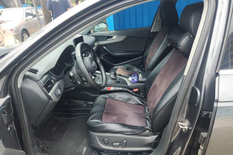 Used Audi A4L 2019 40 TFSI Ambition China VI Left Front Seat
