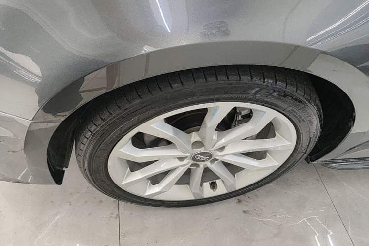 Used Audi A4L 2019 40 TFSI Fashion Edition China VI Emission Standard Left Front Wheel Hub