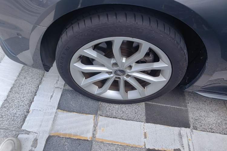 Used Audi A4L 2019 40 TFSI Fashion Edition China VI Emission Standard Left Front Wheel Hub