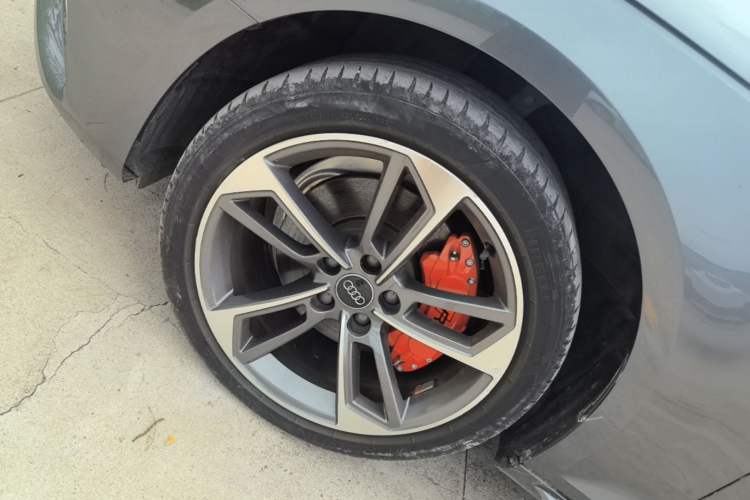 Used Audi A4L 2019 40 TFSI Ambition China VI Left Front Wheel Hub