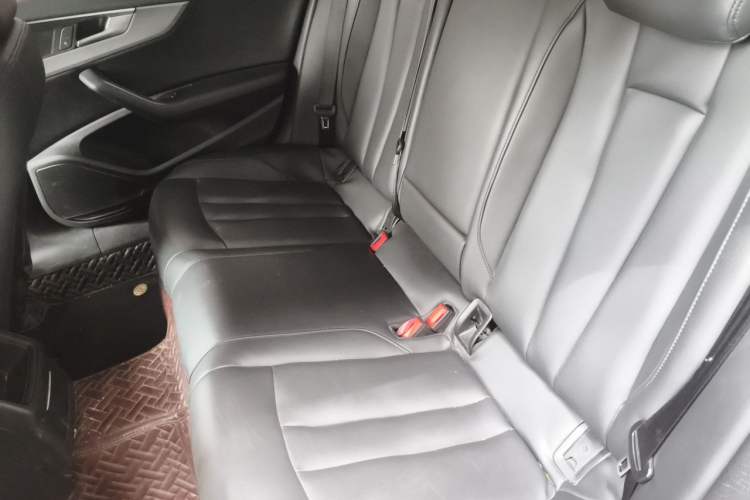 Used Audi A4L 2019 40 TFSI Ambition Version China V Left Rear Seat